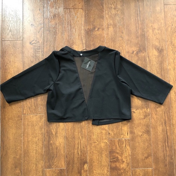 NWT Plus Size Black Mesh Back Cropped Jacket Blazer.  1X. - Picture 3 of 7